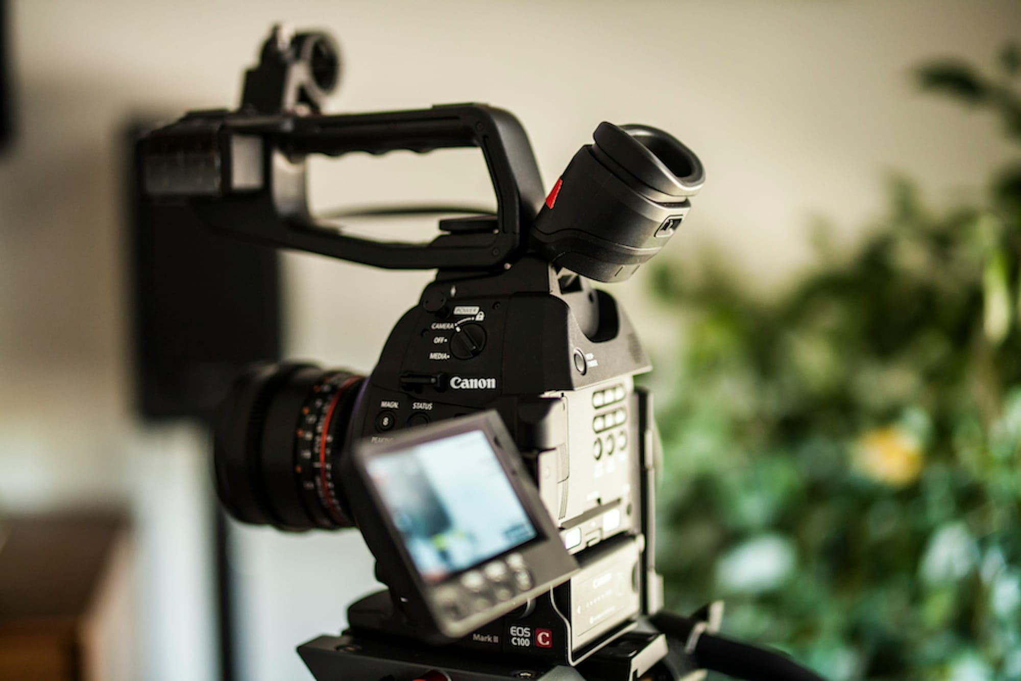 A Camera - Filmora Vs iMovie