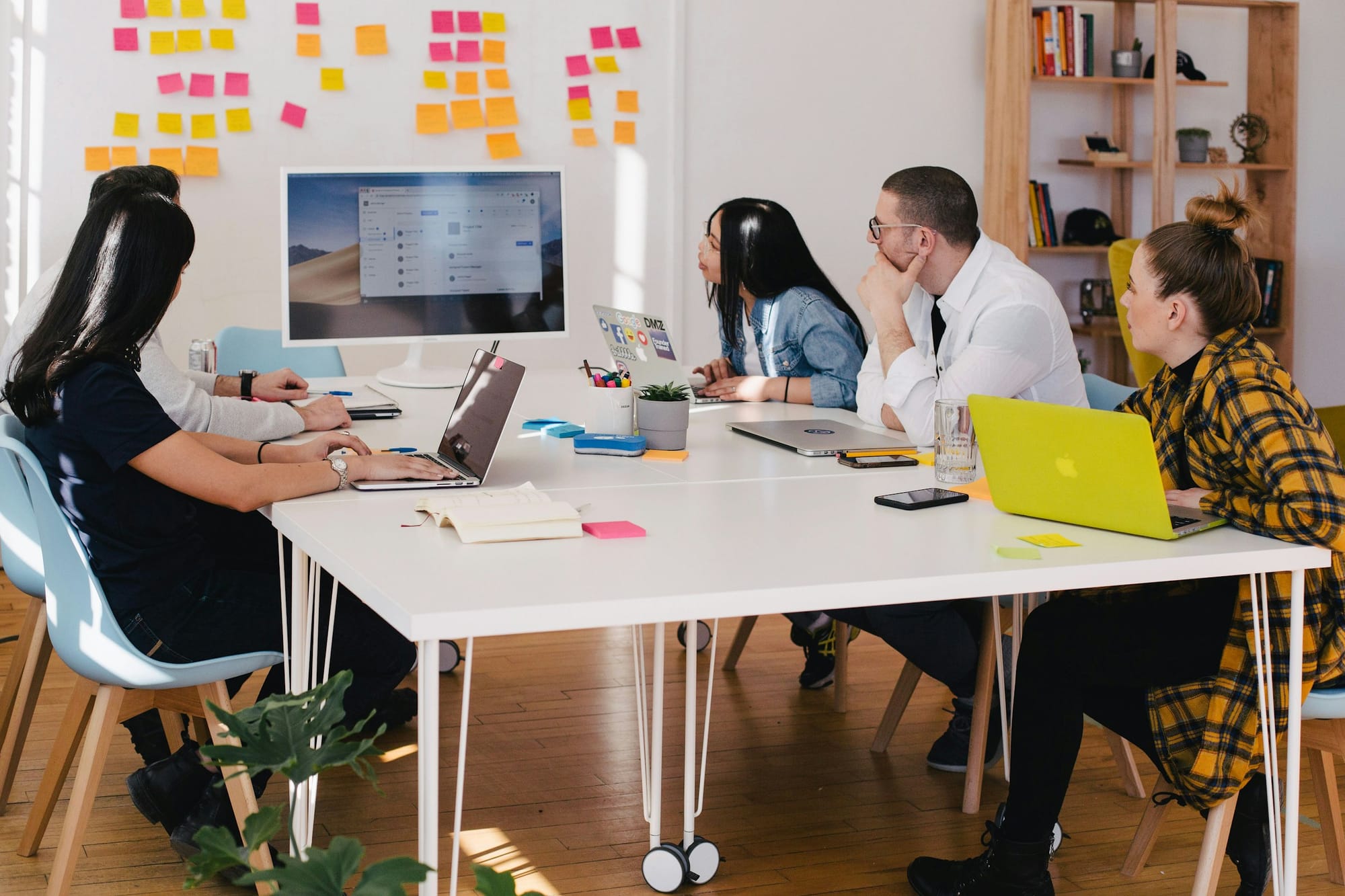 office meeting - Importance of Video Marketing