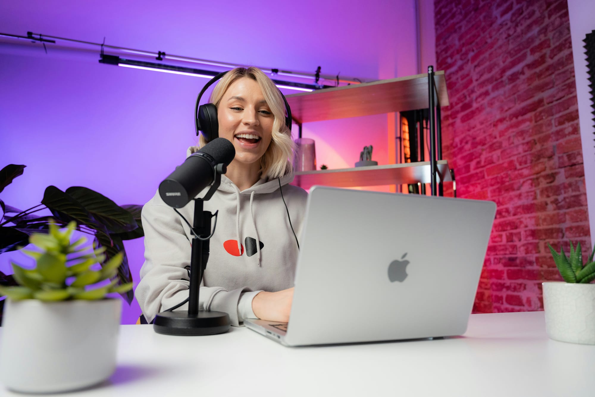 woman doing podcast - AutoPod Alternative