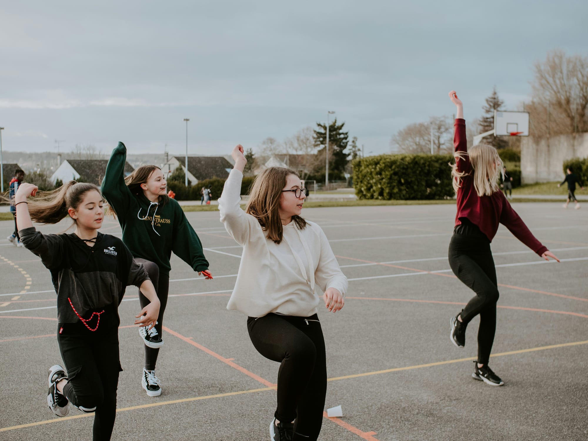 Girls Dancing - TikTok tricks